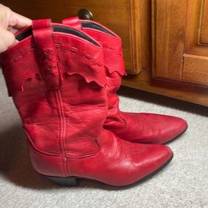 LAREDO red cowboy boots!